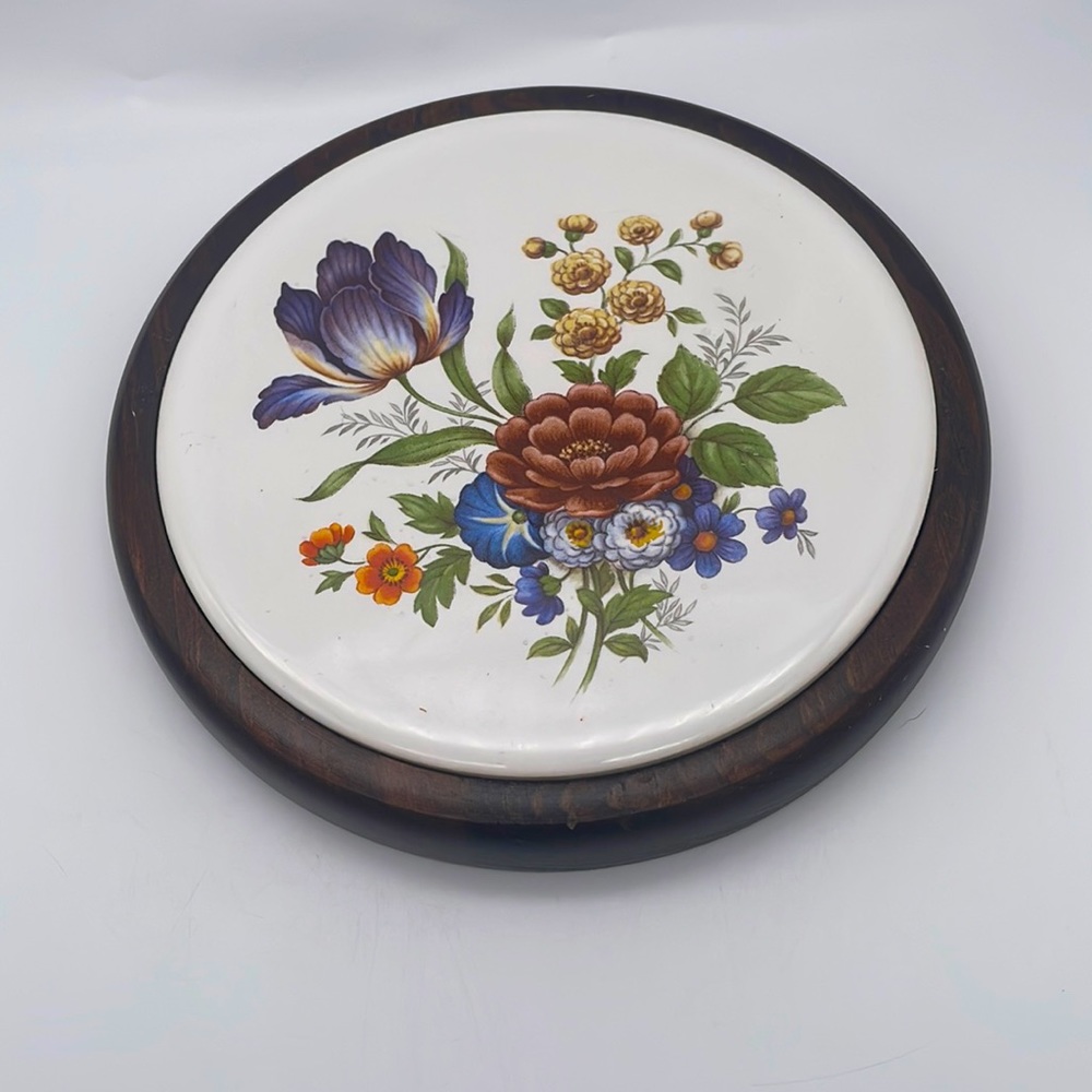 Cottage core Vintage Floral Tile Trivets - round ceramic & wood-functional